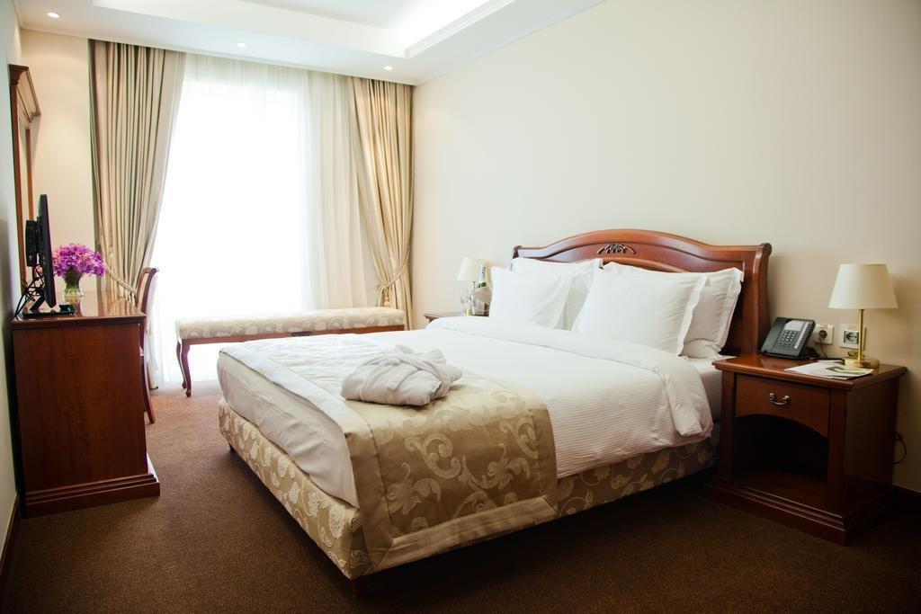 Caspian Riviera Grand Palace Hotel Aqtau Buitenkant foto