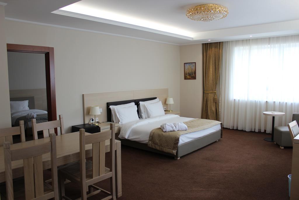 Caspian Riviera Grand Palace Hotel Aqtau Buitenkant foto