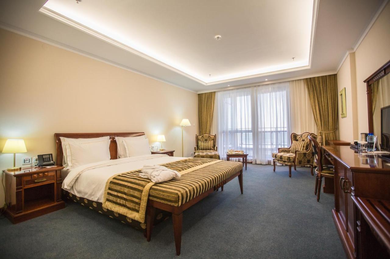 Caspian Riviera Grand Palace Hotel Aqtau Buitenkant foto